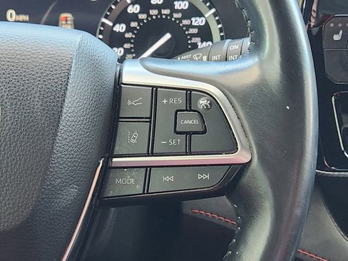 Used 2021 Toyota Highlander XSE image 29