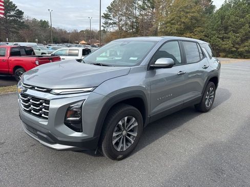 New 2026 Chevrolet Equinox LT image 3