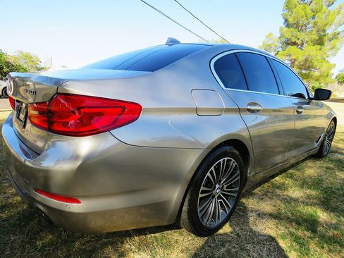 Used 2018 BMW 530i RWD image 8