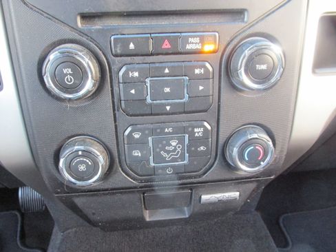 Used 2013 Ford F150 XLT w/ XLT Chrome Pkg image 33