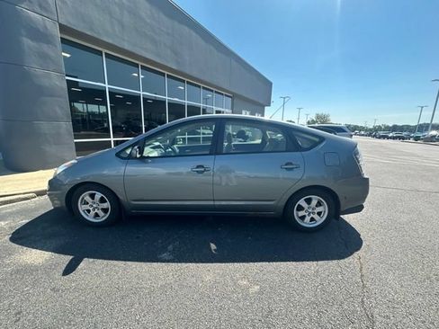 Used 2005 Toyota Prius w/ Pkg 4 FWD image 8