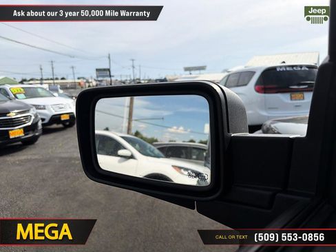 Used 2007 Jeep Commander Limited AWD/4WD image 29