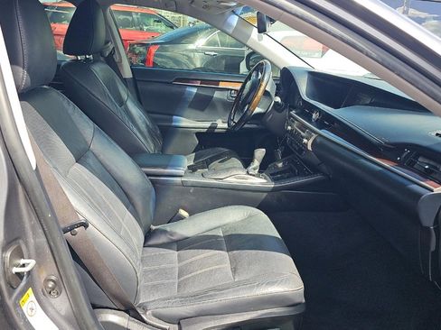 Used 2016 Lexus ES 350 w/ Luxury Package w/Wood Trim image 11