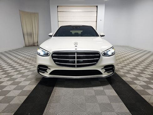 Used 2023 Mercedes-Benz S 580 4MATIC Sedan image 2