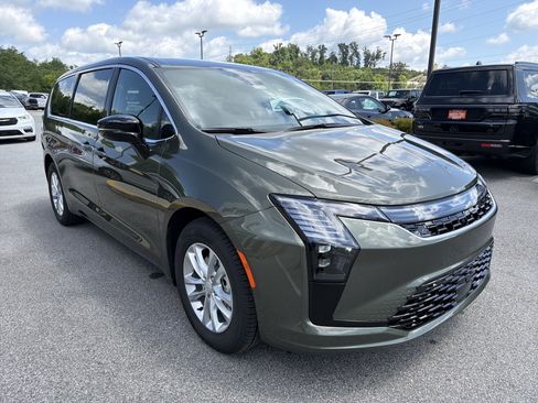 New 2027 Chrysler Pacifica Select FWD image 5