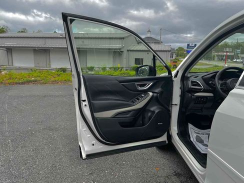 Used 2022 Subaru Forester Limited image 11