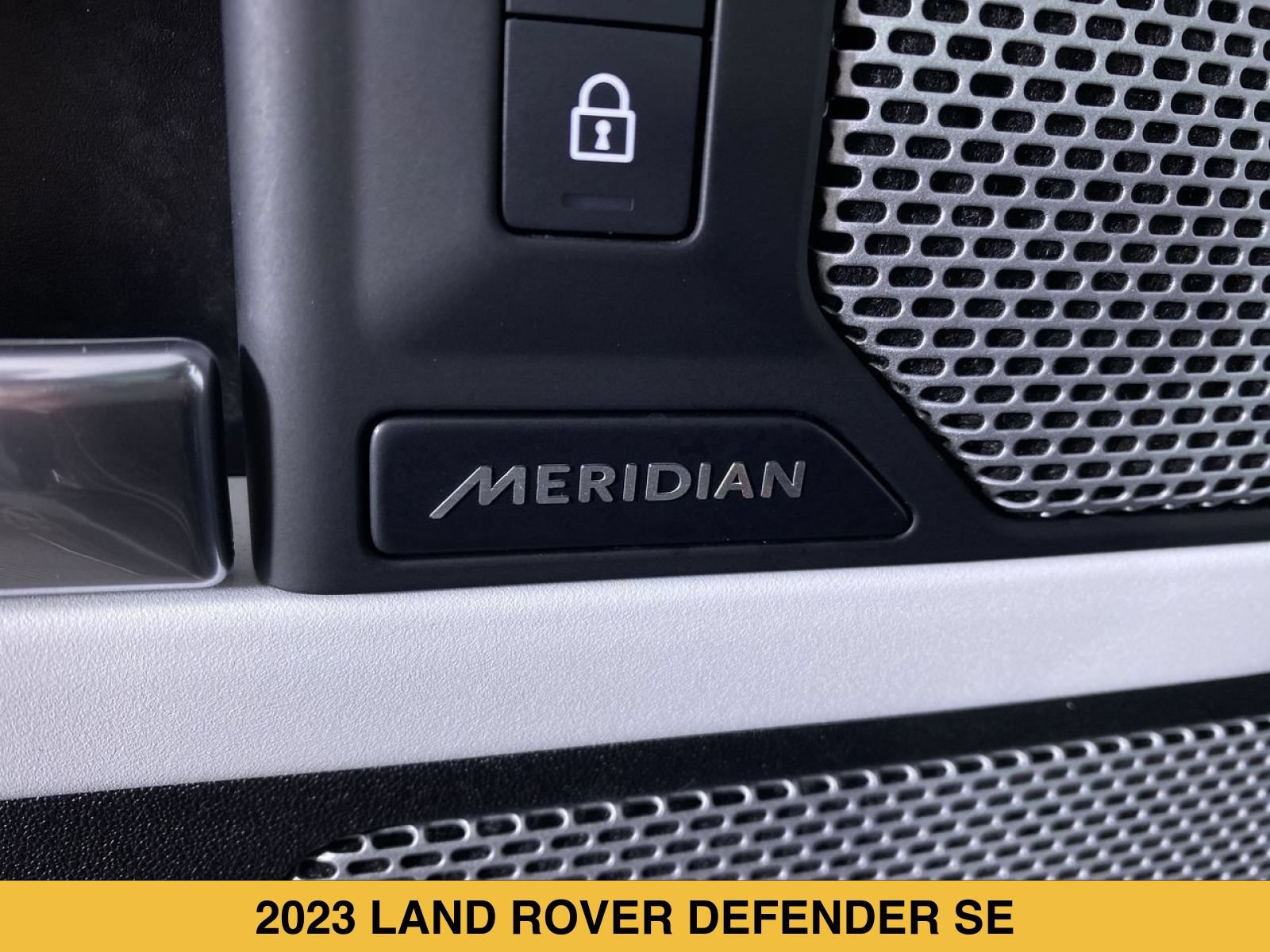 Used 2023 Land Rover Defender 130 SE AWD/4WD image 14