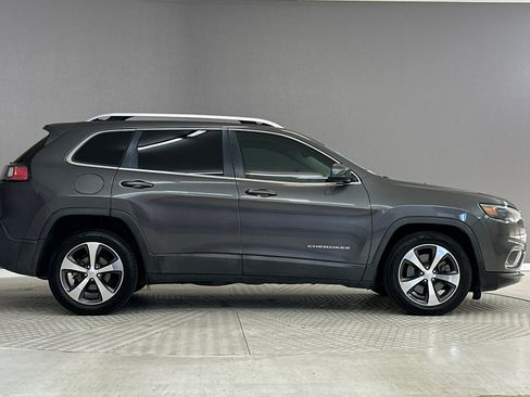 Used 2019 Jeep Cherokee Limited FWD image 8