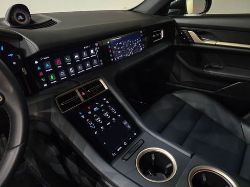 Used 2022 Porsche Taycan 4 Cross Turismo image 26