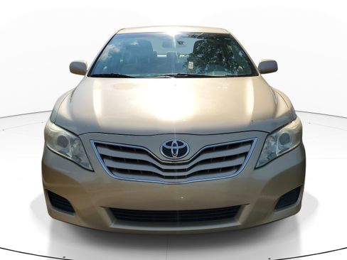 Used 2010 Toyota Camry FWD image 2