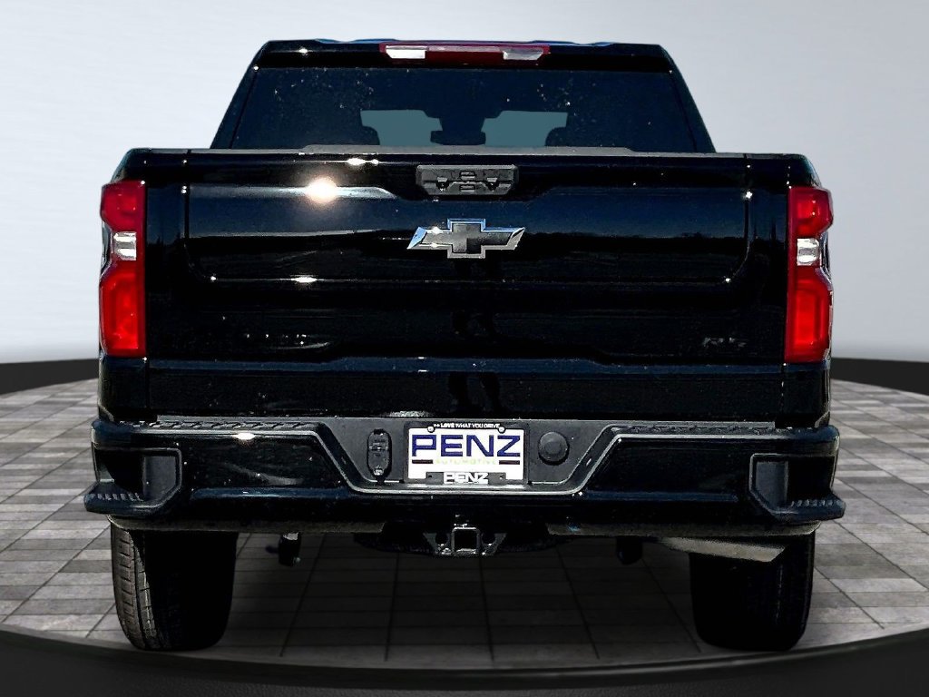 New 2026 Chevrolet Silverado 1500 RST w/ LPO, Dark Essentials Package AWD/4WD image 4