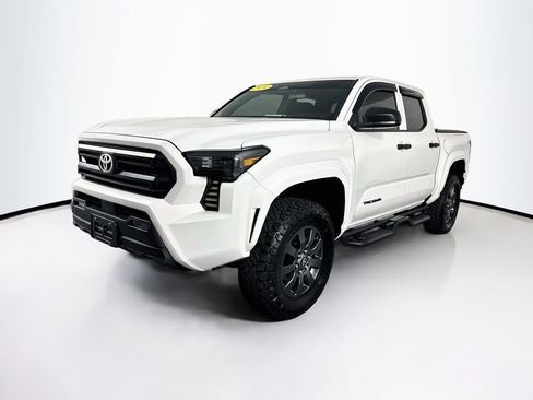 Used 2024 Toyota Tacoma SR RWD image 3