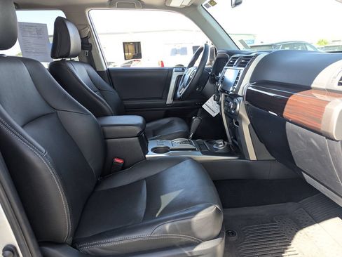 Used 2022 Toyota 4Runner Limited AWD/4WD image 37