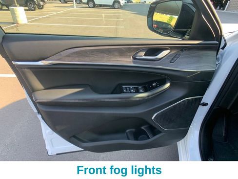 New 2025 Jeep Grand Cherokee L Overland w/ Advanced Protech Group III image 11