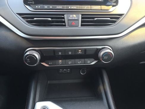 Used 2022 Nissan Altima 2.5 SR image 17