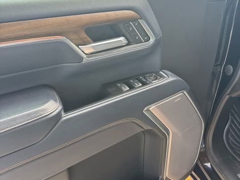 Used 2024 Chevrolet Silverado 2500 High Country w/ High Country Premium Package image 17