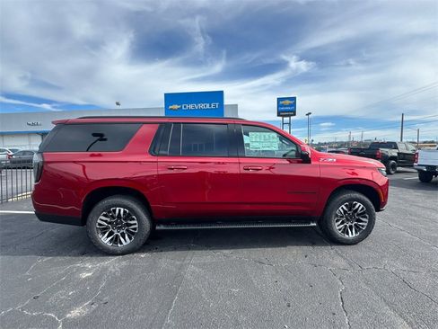 New 2026 Chevrolet Suburban Z71 image 6