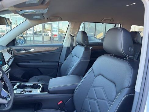 New 2025 Volkswagen Atlas SE image 15