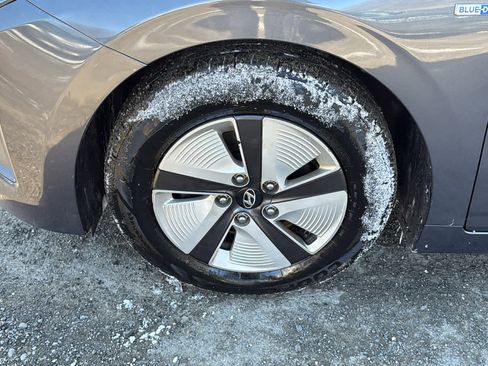 Used 2018 Hyundai Ioniq Blue image 10