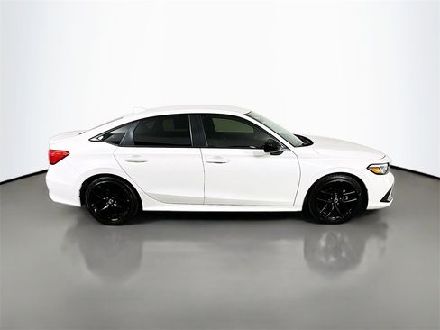 Used 2023 Honda Civic Sport image 7