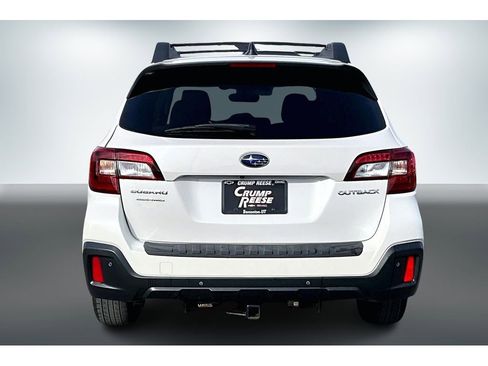 Used 2018 Subaru Outback 2.5i Limited image 4