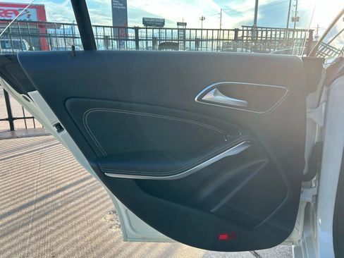 Used 2015 Mercedes-Benz CLA 250 image 18