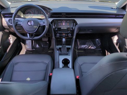 Used 2022 Volkswagen Passat 2.0T SE image 10