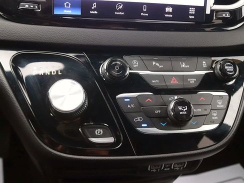 Used 2025 Chrysler Pacifica Select FWD image 21