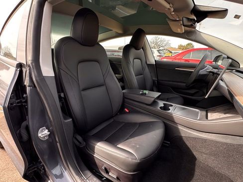 Used 2023 Tesla Model 3 Standard Range image 12