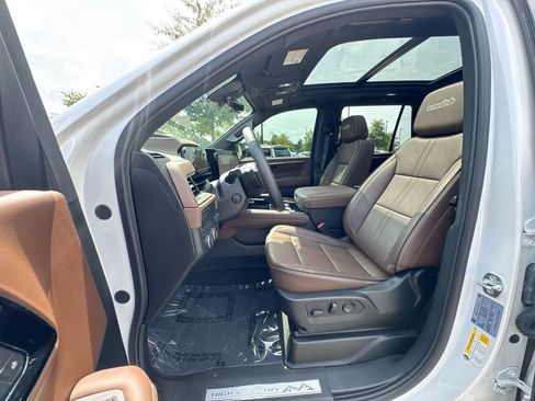 Used 2025 Chevrolet Tahoe High Country w/ Sun And Tow Package AWD/4WD image 19