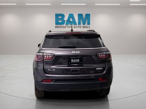 Used 2022 Jeep Compass Latitude image 8