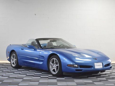 Used 2000 Chevrolet Corvette w/ Memory Pkg image 9