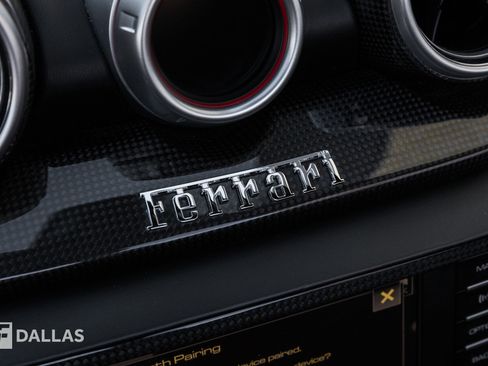 Used 2015 Ferrari California T image 28