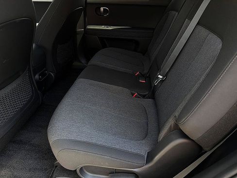 Certified 2025 Hyundai Ioniq 5 SE RWD image 9