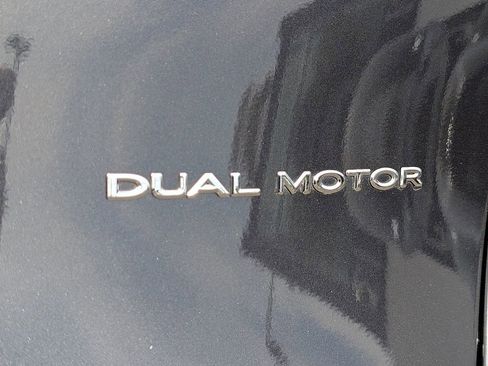 Used 2024 Tesla Model Y Long Range AWD/4WD image 13