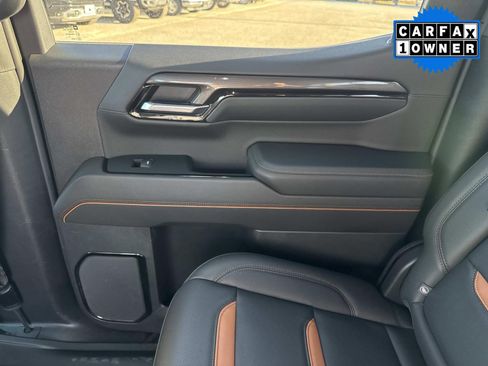 Used 2022 GMC Sierra 1500 AT4 w/ AT4 Premium Package image 18