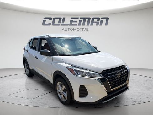 Used 2024 Nissan Kicks S FWD image 3