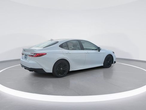 Used 2025 Toyota Camry SE FWD image 8