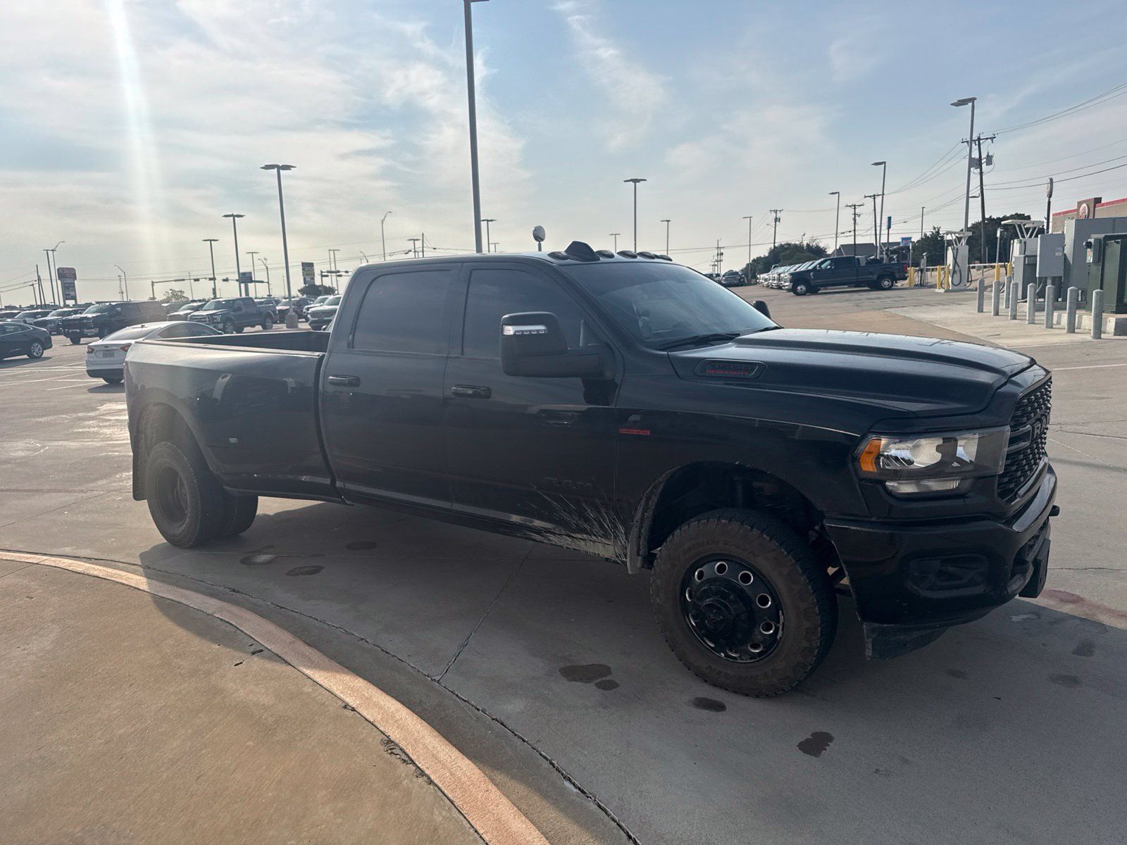 Used 2024 RAM 3500 Big Horn w/ Night Edition AWD/4WD image 3