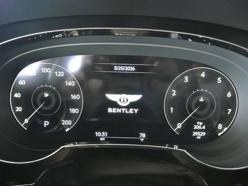 Used 2023 Bentley Bentayga AWD/4WD image 13