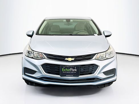 Used 2018 Chevrolet Cruze LS FWD image 2