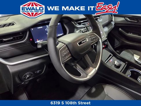 New 2025 Jeep Grand Cherokee L Altitude image 5