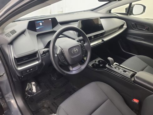 Used 2025 Toyota Prius LE image 22