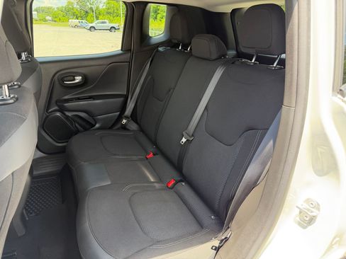 Used 2023 Jeep Renegade Altitude AWD/4WD image 20