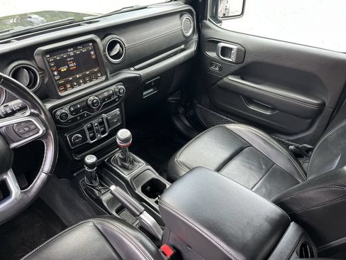 Used 2022 Jeep Wrangler Unlimited Sahara w/ LED Lighting Group AWD/4WD image 32
