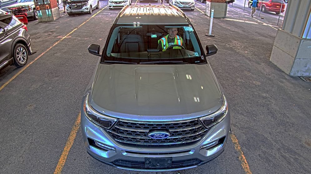 Used 2023 Ford Explorer XLT w/ Equipment Group 202A AWD/4WD image 2