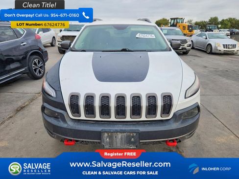 Used 2017 Jeep Cherokee Trailhawk AWD/4WD image 7