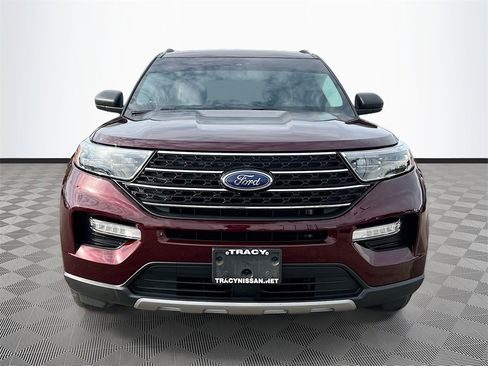 Used 2022 Ford Explorer XLT w/ Equipment Group 202A image 2