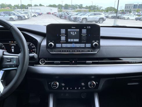Used 2023 Mitsubishi Outlander SE FWD image 13