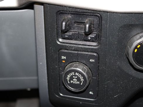 Used 2022 Ford F150 XLT AWD/4WD image 30